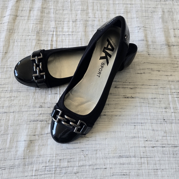 Anne Klein Sport Black Flats with Silver Accent - Picture 1 of 5